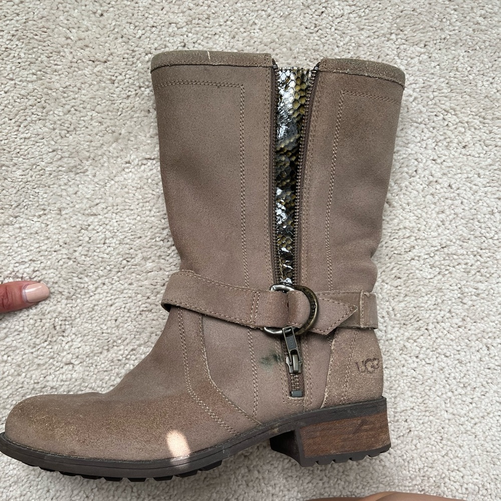 UGG boot